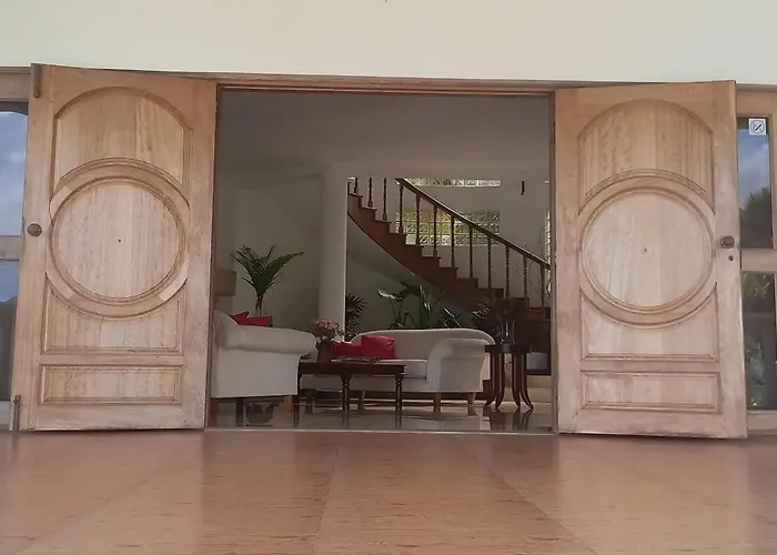 Petit Villa, Seychelles Hotel Victoria